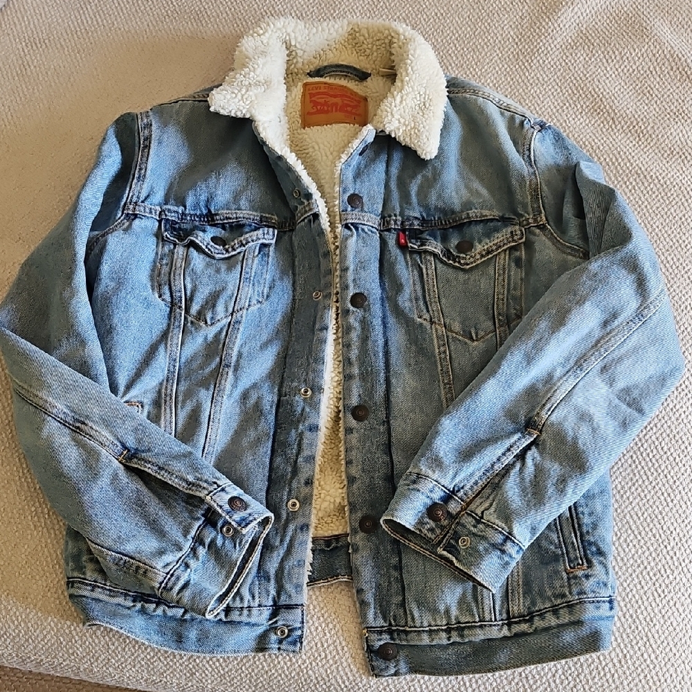 Levi's Light Blue Denim Trucker Jacket with White Sherpa Collar